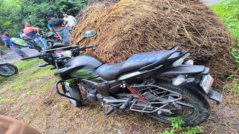 চাঁপাইনবাবগঞ্জের নাচোলে বাসের সাথে মুখোমুখি সংঘর্ষে মোটরসাইকেল চালক নিহত